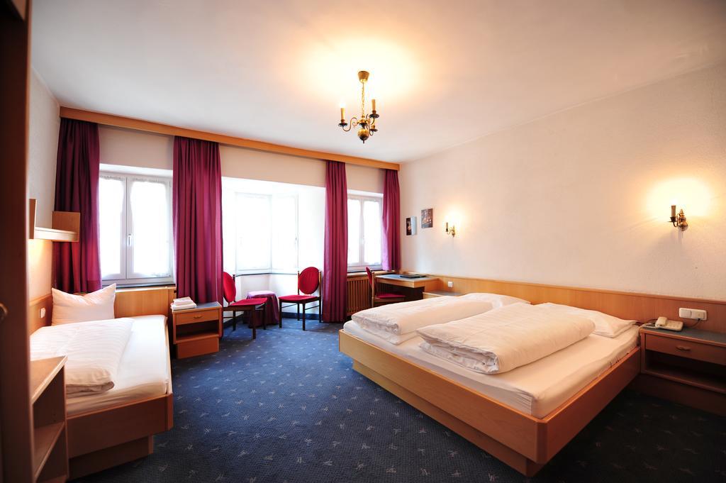 Hotel Krone Matrei am Brenner Exterior foto